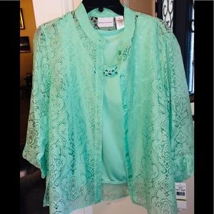 Alfred Dunner 2-in-1 green tank & lace blouse